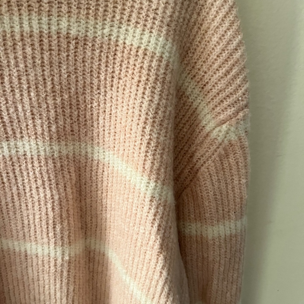 H&M Pink/White Woolen Sweatshirt